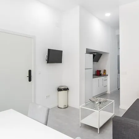 Comfortable 1 Bathroom Apartment