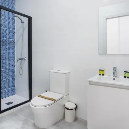 Comfortable 1 Bathroom