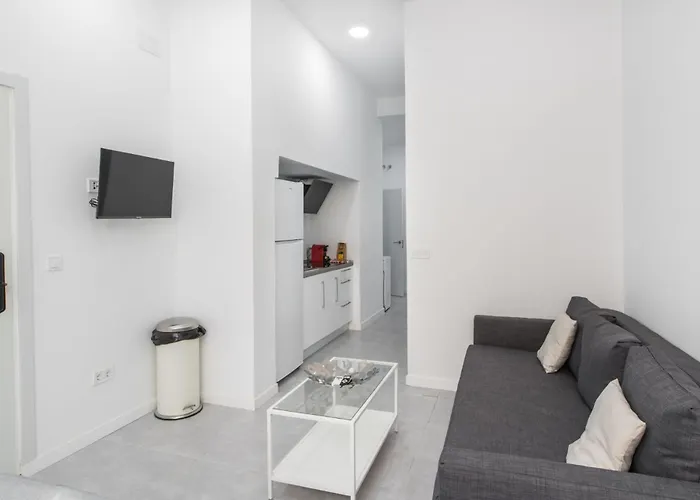 Comfortable 1 Bathroom *